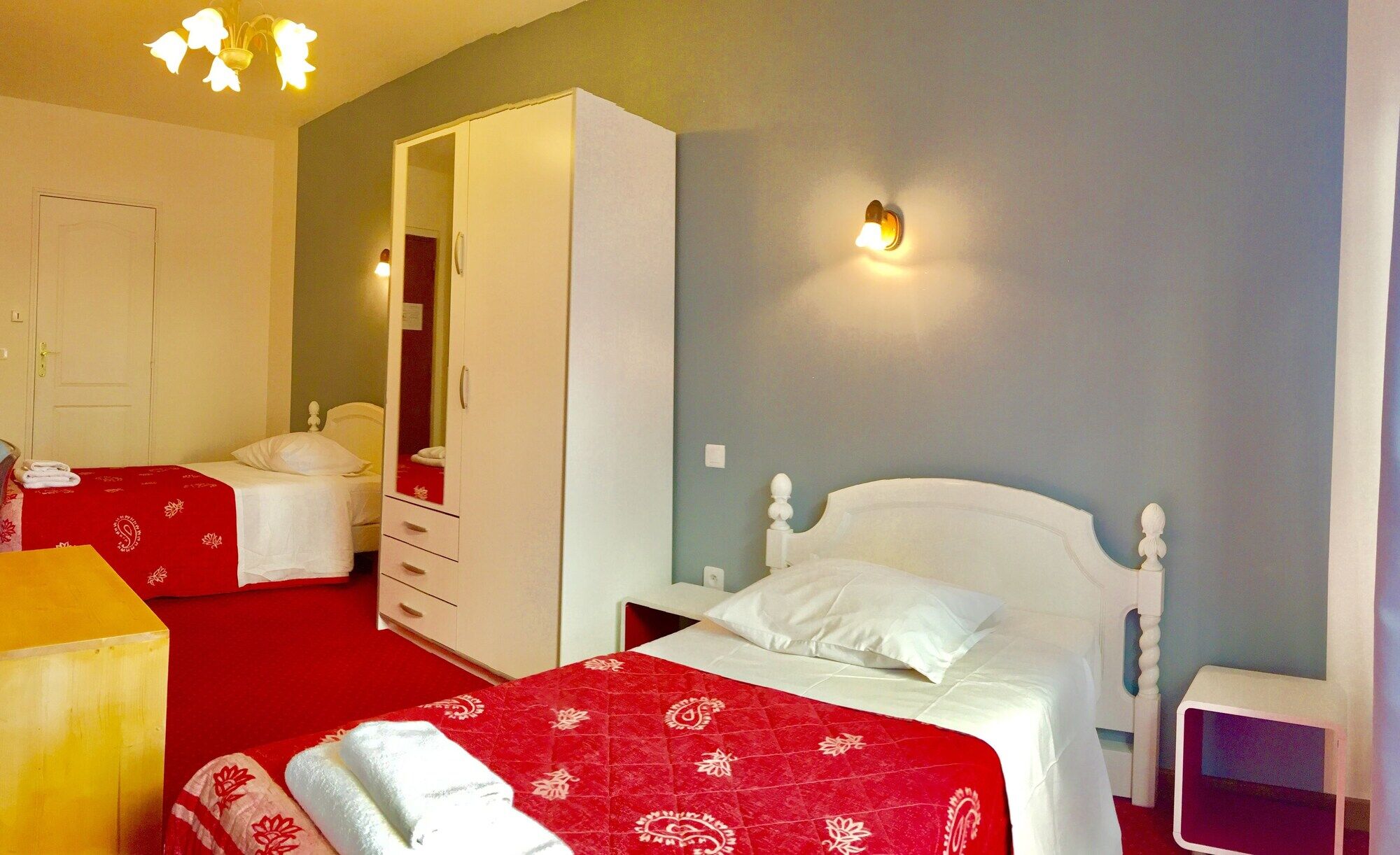 Georges Hotel